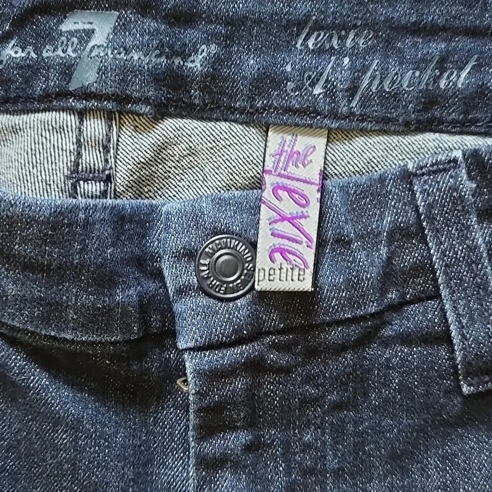 7 for All Mankind The Lexie Petite 'A' Pocket Bootcut Jeans Dark Wash EUC - 29 - Picture 7 of 12